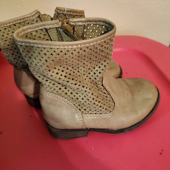 toddler boots - Picture 1 of 2